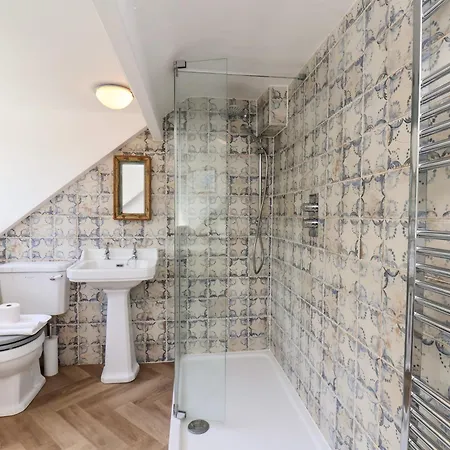 4 Studley Terrace *